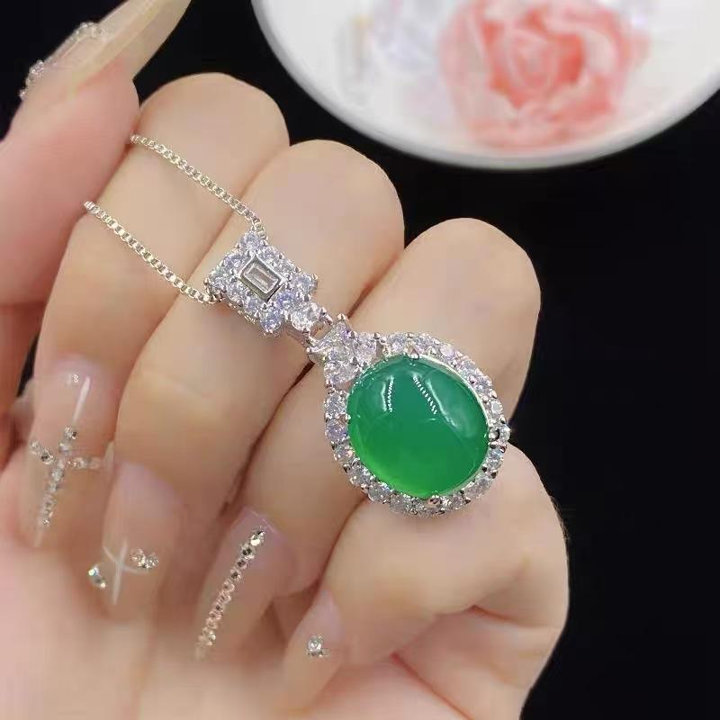 

Натуральные серьги-пусеты из халцедона для женщин сопоставимы с кулоном-подвеской из жадеита, инкрустированным новым китайским зеленым агатом с поверхностью «яйцо», комплект ювелирных изделий