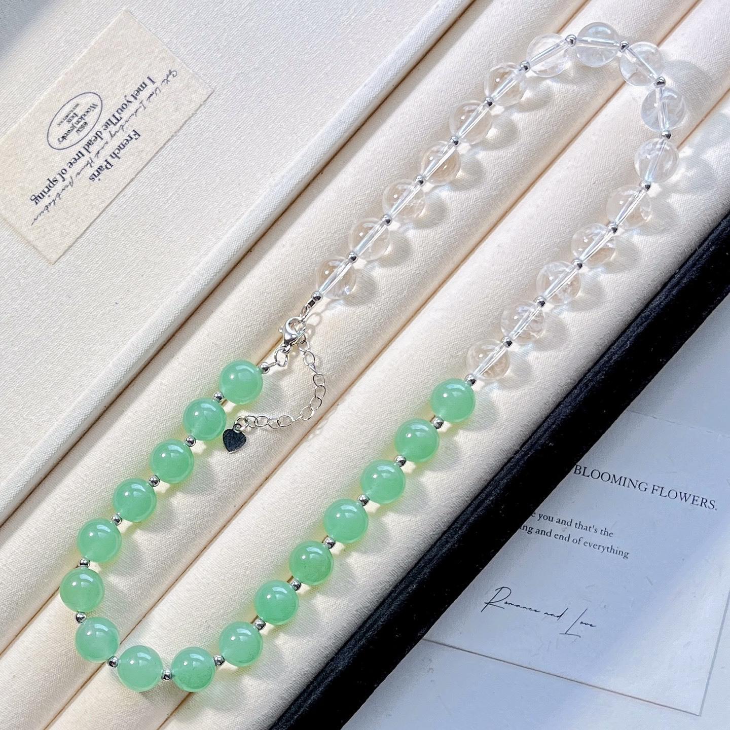 

Wenyi Fan Natural Dongling Jade White Crystal Contrasting Color Design Clavicle Chain Necklace