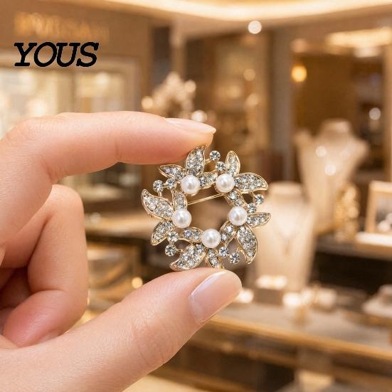 Lapel Pin Brooch Pin, Faux Pearl Wreath Design with Rhinestones Inlaid, Durable Circular Flower Leaf Garland for Coats Shirts Bags Accessories Alloy