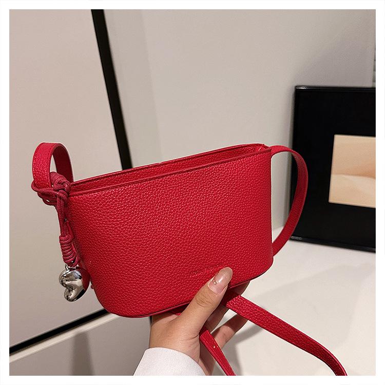 Ny messenger-veske fasjonabel skulderveske bøtteveske populær temperament kvinneveske personlig allsidig sommermodeller