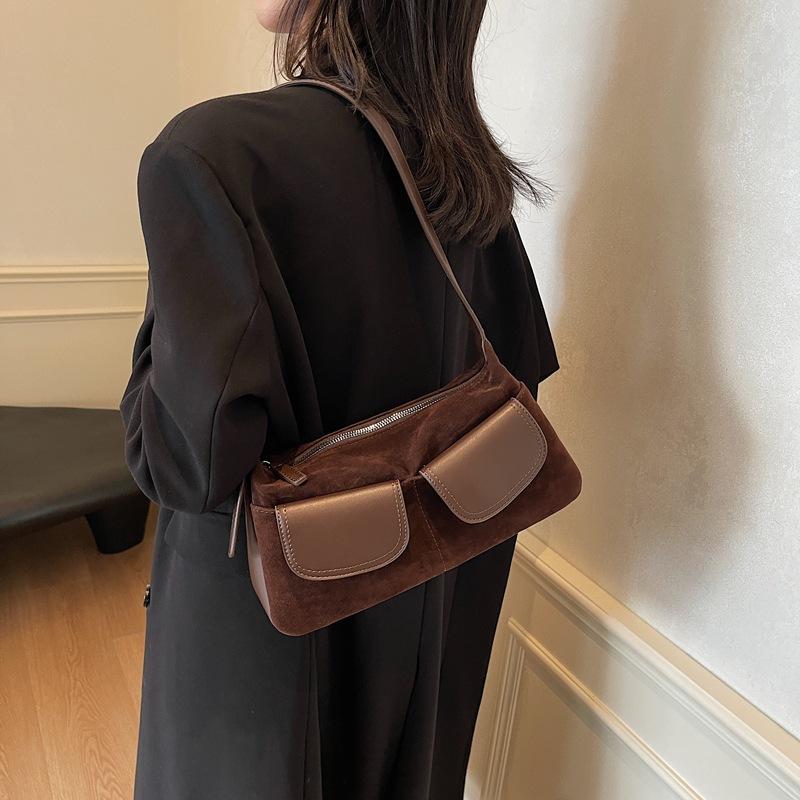 

Tote bag retro large-capacity women s bag 2025 new niche design matte saddle bag shoulder bag 30*8*15 коричневий