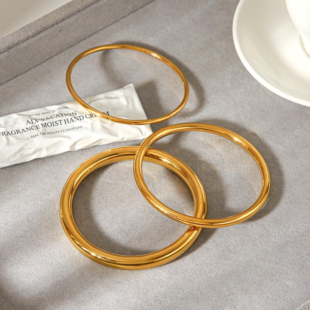 Minimalist Ins style landscape face plain hoop bracelet, light luxury versatile titanium steel bangle, 18k gold jewelry