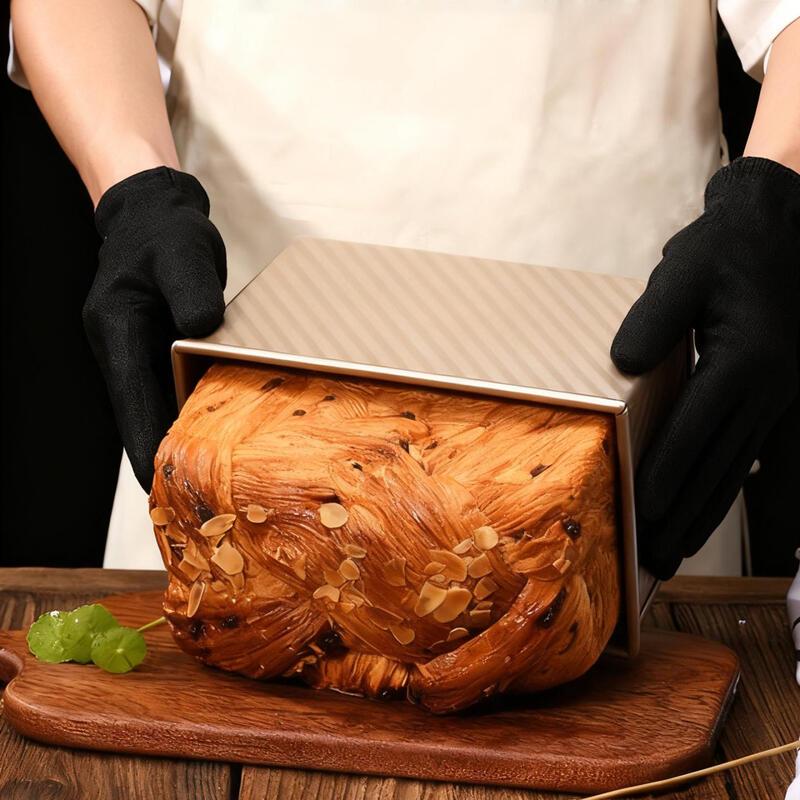 MDNG Gold Carbon Steel Corrugated Loaf Pan with Lid