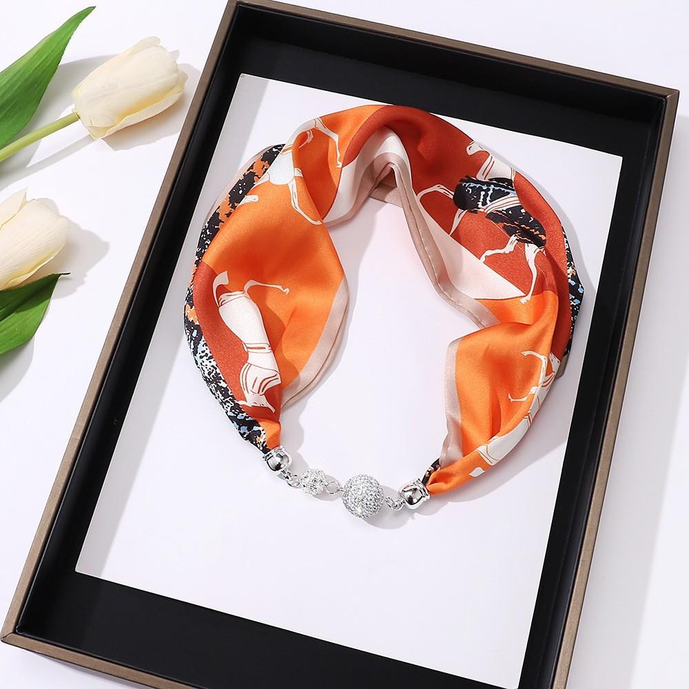 Różowy Szal Jedwabny Imitacja Jedwabiu, Naszyjnik z Magnetyczną Klamrą, Wisiorek, Dopaminowy Strój, Ochrona Kręgosłupa Szyjnego, Damski Mały Szal i Koszula.