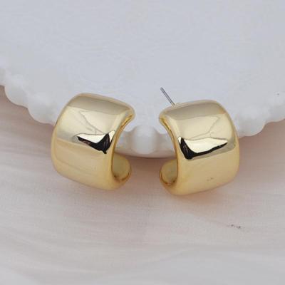 Brincos Minimalistas e da Moda de Arco Largo para Mulheres Dourados Europeus e Americanos em Metal em Forma de C Joias de Estilo Punk Moderno