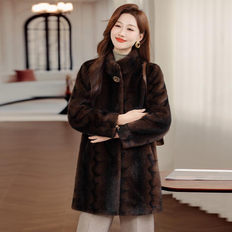 

Mid-Length Fur-Lined Winter Coat for Women 50+ – Warm Mink Velvet Jacket 2XL (approx. 70-80 kg)
