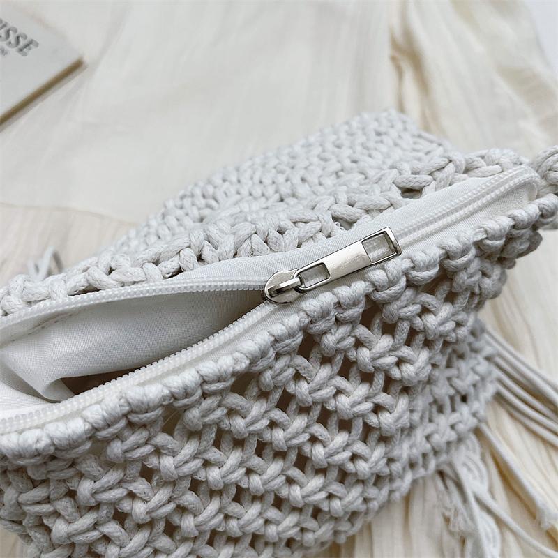 Seaside Beach Straw Bag Women's Vintage Woven Shoulder Bag Tassel Hollow Crossbody Bag