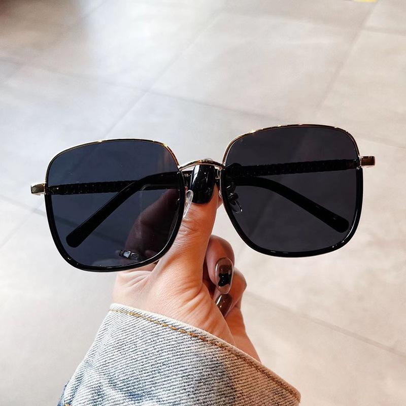 Nye halvramme solbriller Firkantede Trendy kvinners ensfarget ansikt All-match solbriller Gradient briller