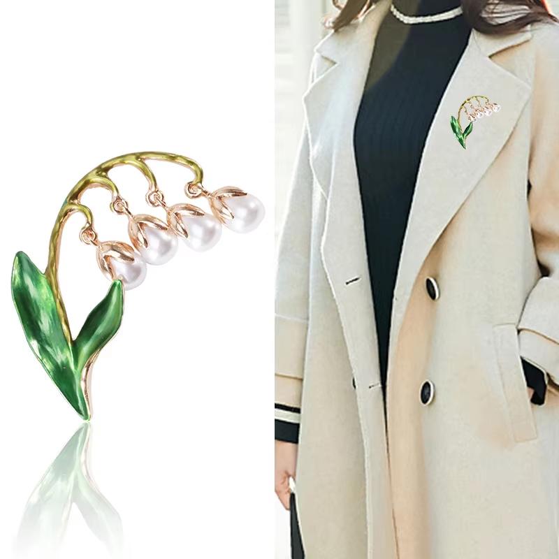 Trendy Pearls Lily Of The Valley Brooches For Women Unisex Flowers Pins Badges Office Party Backpack Gifts Jewelry Accessories