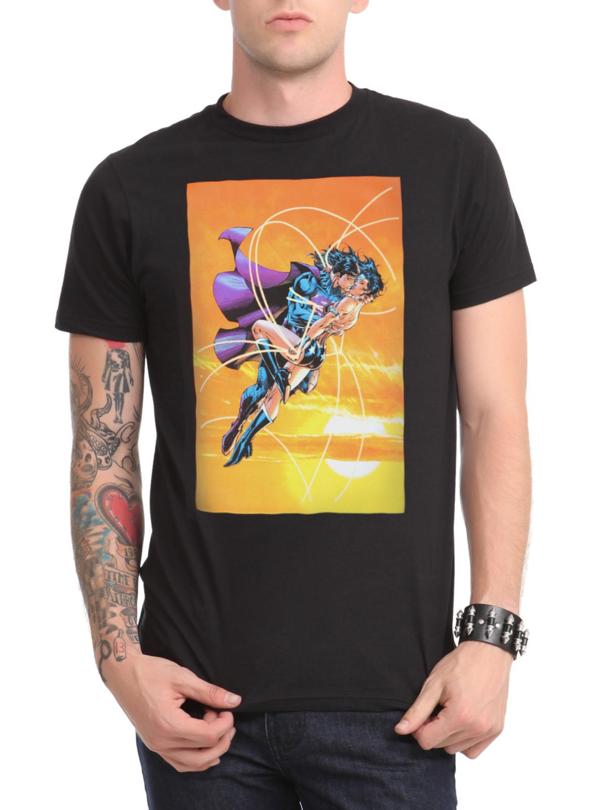 DC Comics Superman And Wonder Woman Kiss T-Shirt S разноцветный