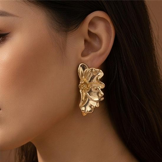 European & American Stylish Irregular Flower Stud Earrings for Women's Elegant Personality