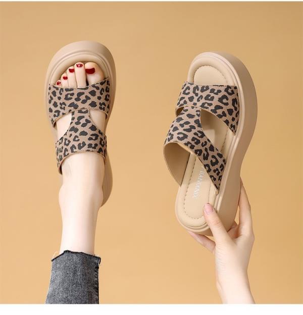 Fashion Beach Shoes Slippers Casual Slipers Women Low Platform Slides Sabot Luxury 2025 Summer Leopard Rome leopard Hoof Heels PU Fashio