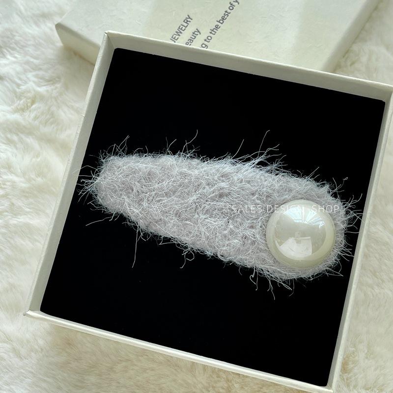 Vintage Plush Pearl Hair Clip - Luxe Autumn/Winter Minimalist BB Side Accessory
