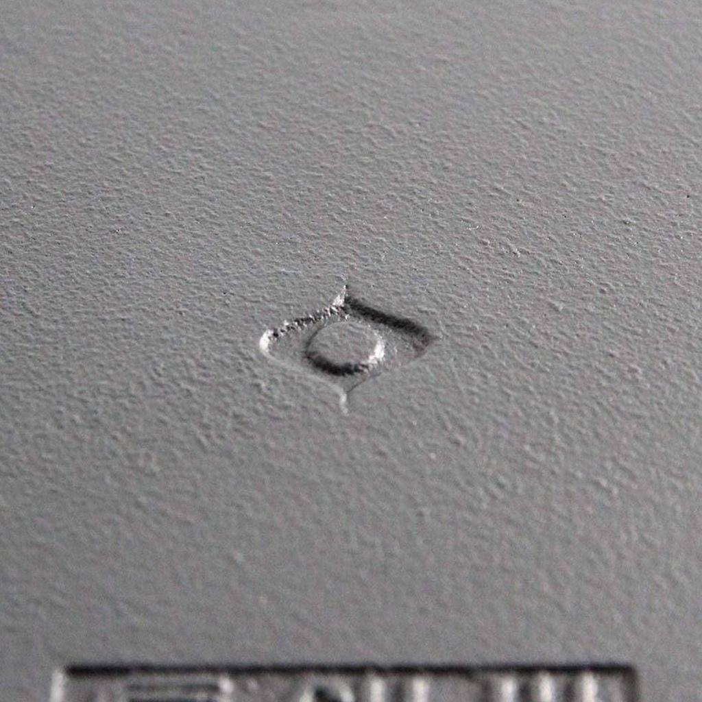 Sori En enkel men praktisk djup Nambu-järngryta tillverkad i Japan med ett järnlok och Yanagi-handtag för induktion. kompatibel.