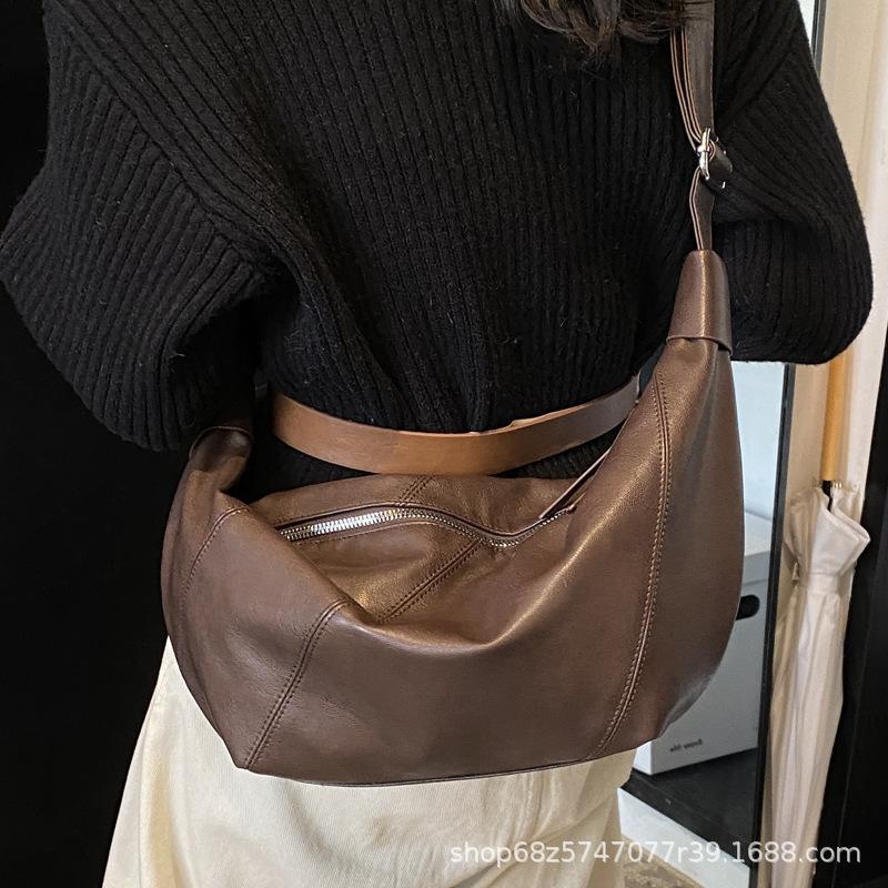 Large Capacity Bag 2025 New Casual Shoulder Messenger Bag Niche Retro Simple Foreign Style Fashion Commuter Dumpling Bag