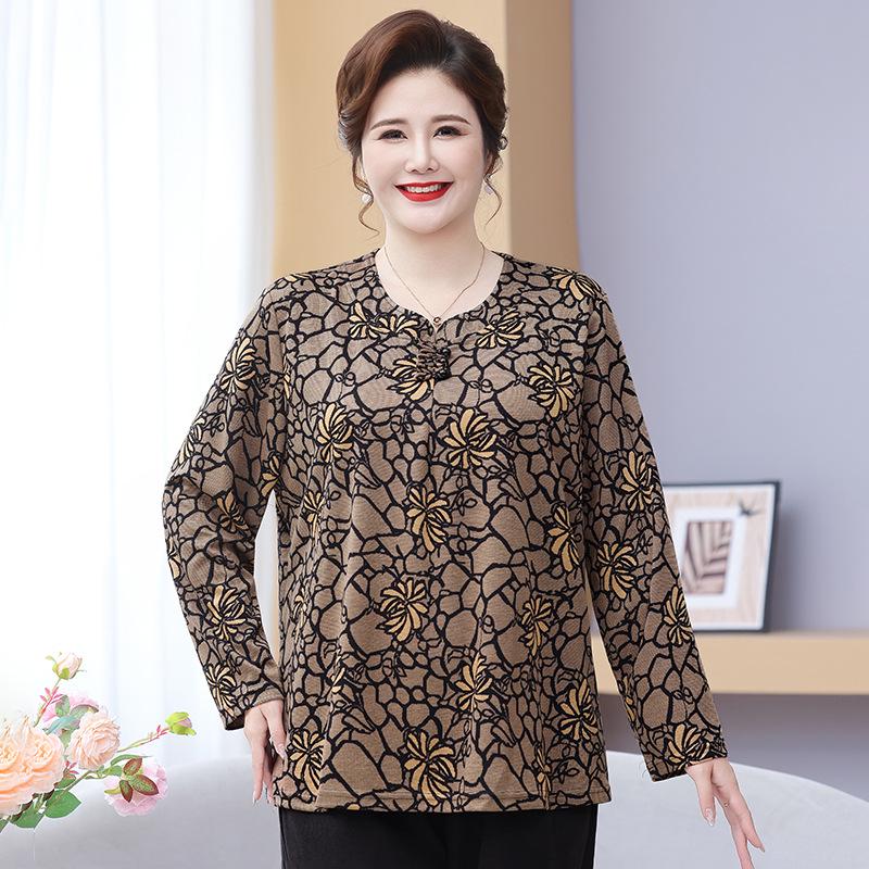 Módní podzimní outfit pro mámy středního věku: 2025 Tričko s dlouhým rukávem