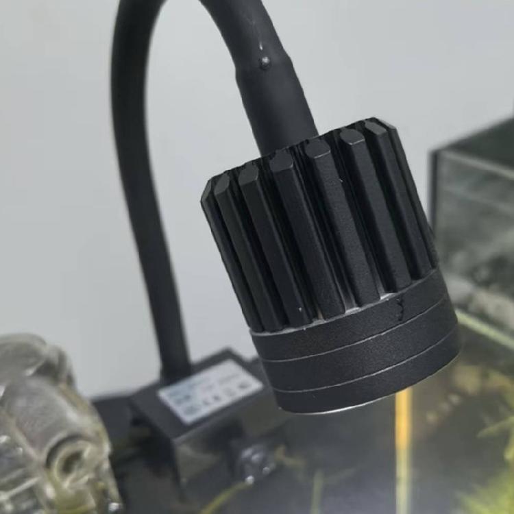 Aluminum Mixture Fish Container Clip Lamp Customizable Brightness Degrees Energy Saving LED Technology