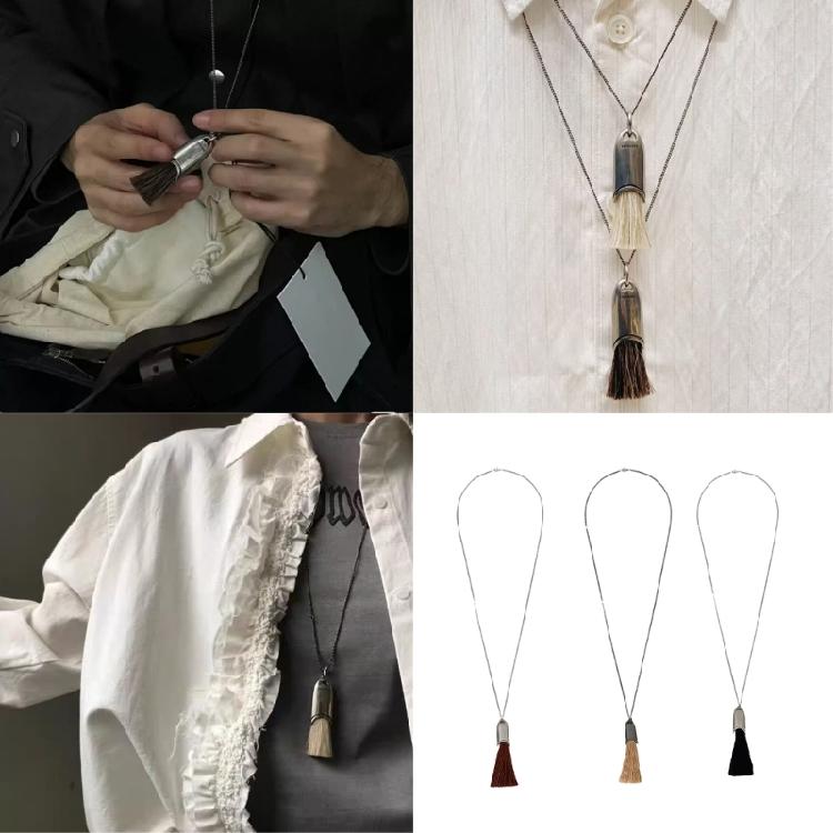 Legering Borste Tofsar Accent Långt Halsband Modedesign Kompletterar Både Professionella Och Fritidsensembler