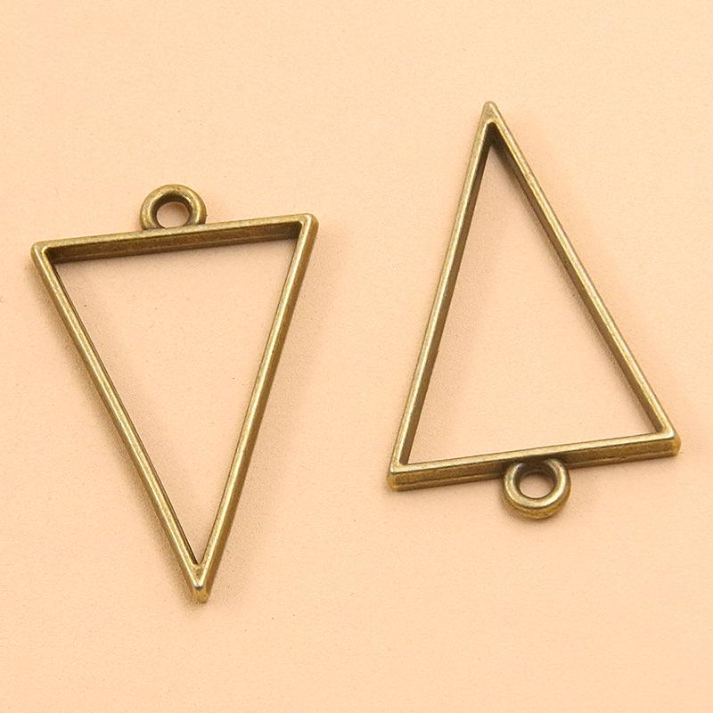 17 Ancient Green DIY Alloy Jewelry Pendants: Moon, Round, Heart with Drip Glue and Hollow Borders.