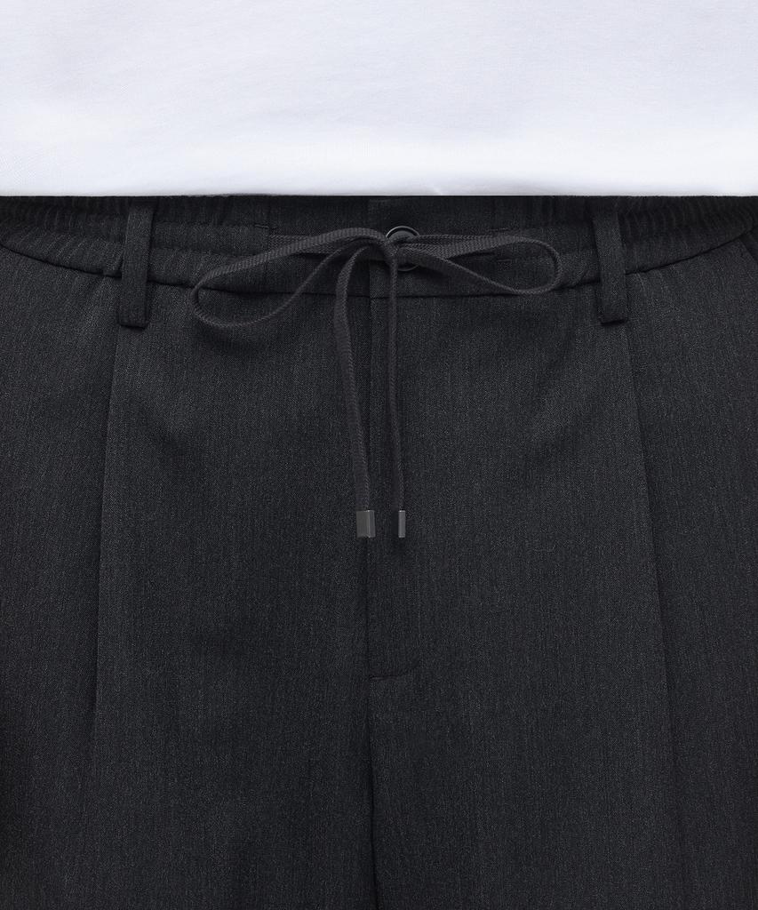 Musinsa Standard Lightweight Wide Drawstring Banded Crop Slacks [Charcoal Gray]