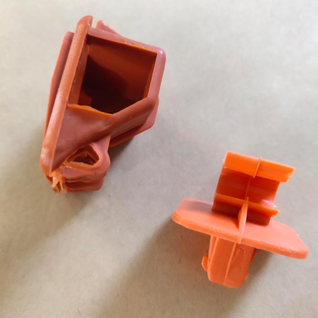 1U0823570A Car Roomster Hood Bonnet Rod Stay Bracket Buckle Clip For Skoda Fabia Octavia MK2 2004-2012 2013 Plastic