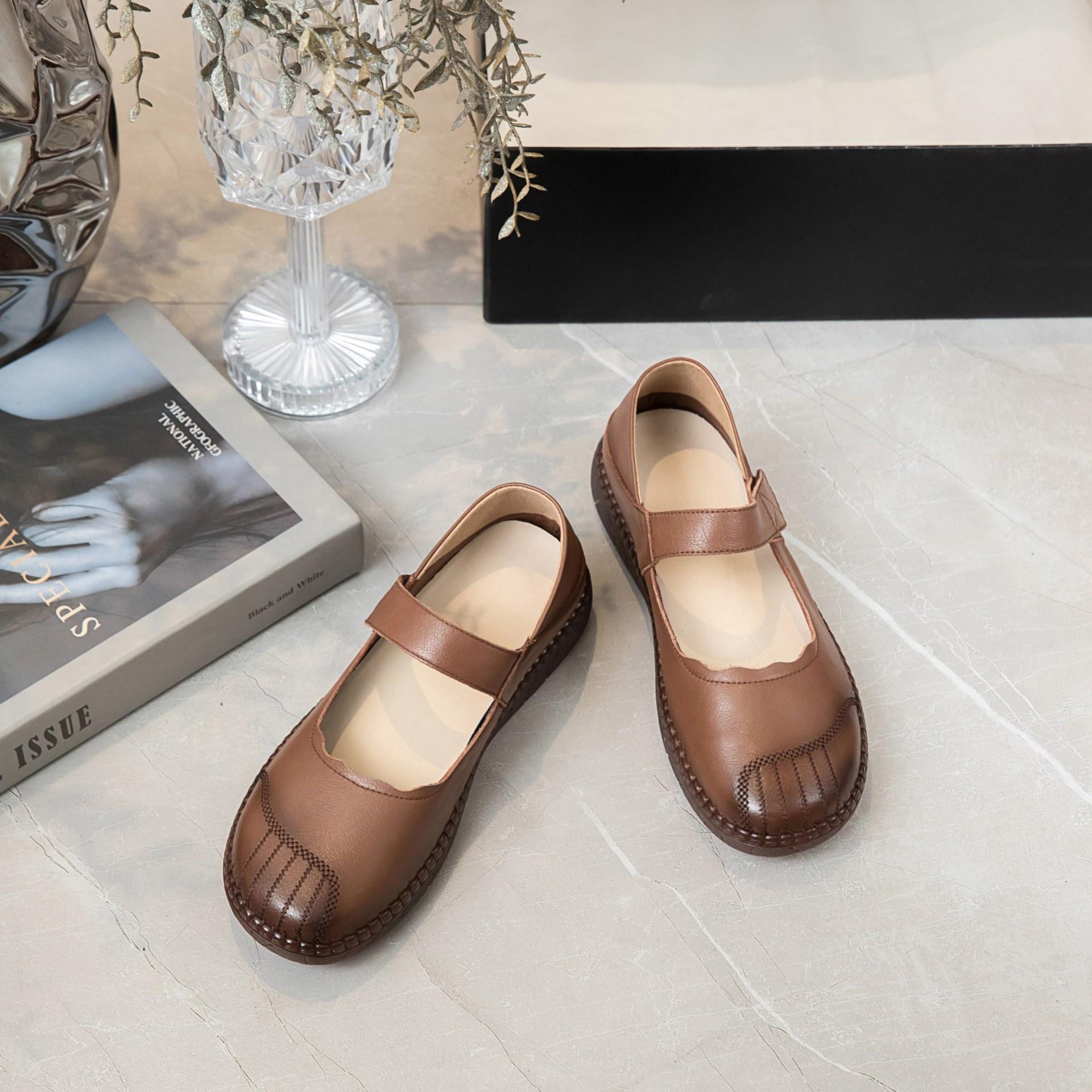 

New shallow single shoes women s spring new retro soft sole thick heel round head mother shoes comfortable and versatile women s shoes 40 коричневий