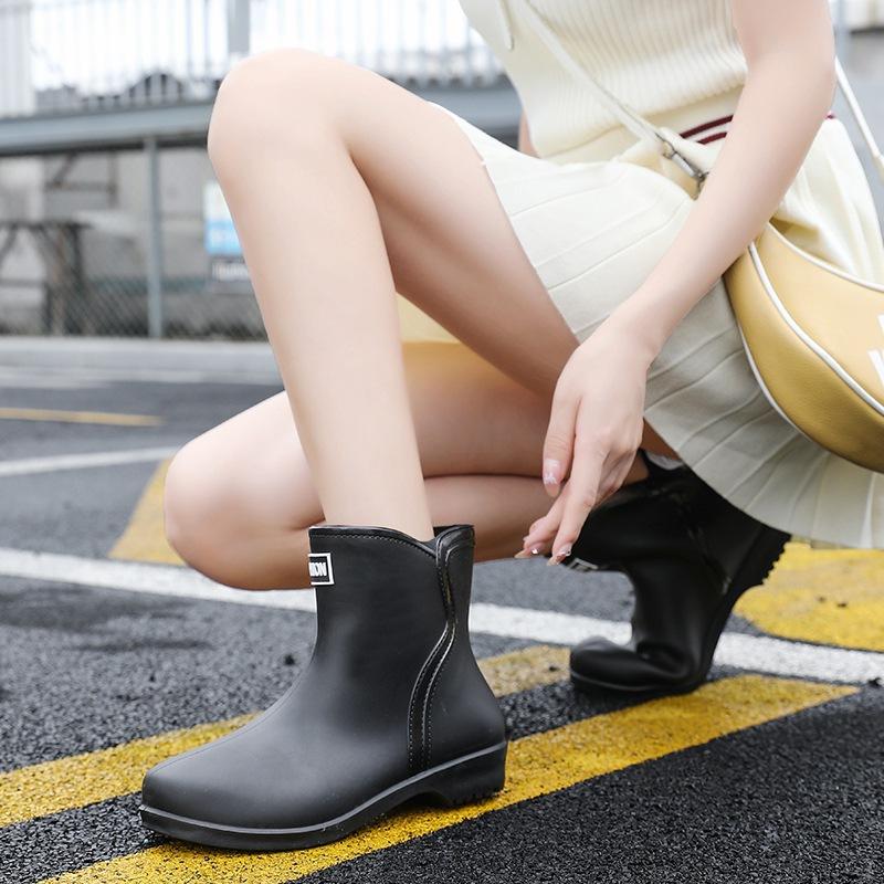 Short rain boots women's fashion waterproof shoes non-slip car wash rain shoes women wear rubber shoes women fleece