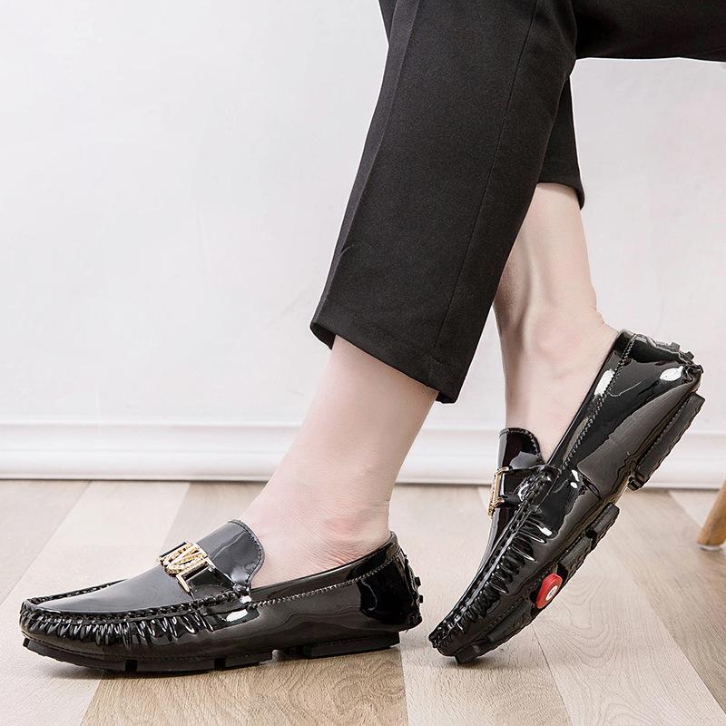 2025 Autumn Doudou Shoes Men's Glossy Men's Loafers Breathable Soft Sole British Casual Shoes Foreign Trade Large Size Leather Shoes