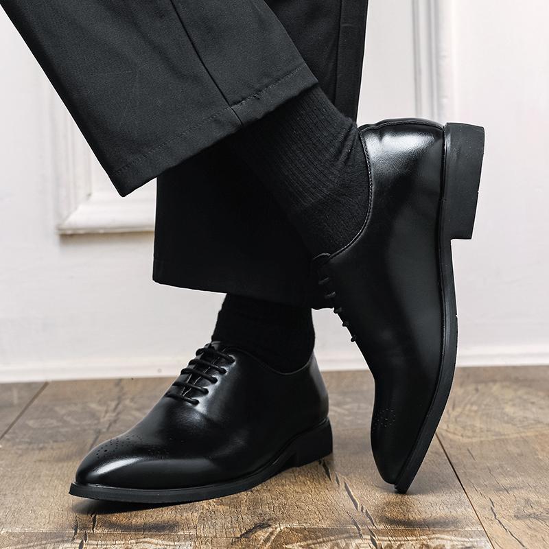 Fashion Fashion Red Sole Plus Size Leather Shoes Soft Leather Lace Up Low Top Brogue Shoe Men Daily Use Versatile Business Office Shoes