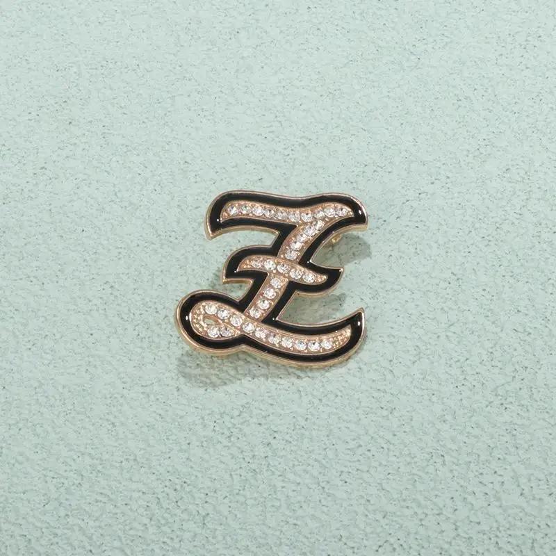 Kristal Yapay Elmas A-Z 26 Harf Broş Kadın İngiliz Alfabesi Broş İğne Korsaj Unisex Yaka Takısı Kıyafet Çanta Dekoru Hediyeler