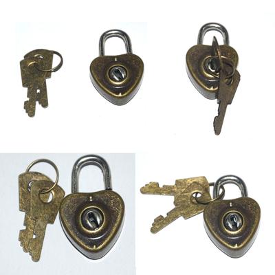 Mini Padlock Drawer Suitcase Security Lock Vintage Heart Shape Lock With Key for Suitcase Luggage Backpack Diary Book