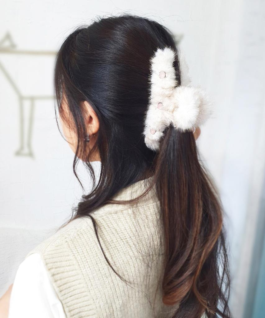 Racoha Ivory Faux Fur Large Hair Clip