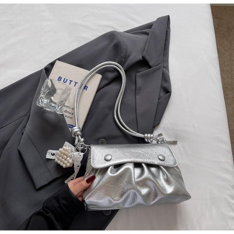 Folded cloud bag women's 2025 new versatile foreign style small square bag trendy fashion high sense messenger bag