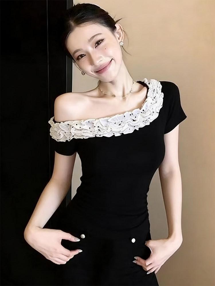 Design sense chic short-sleeved t-shirt women's new summer Korean black thin niche off-the-shoulder slanted shoulder top