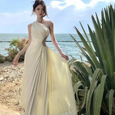 Vestido Francés Sexy Hueco Plisado de Hombro Asimétrico para Mujer Verano Nuevo Vestido de Cintura con Falda de Temperamento
