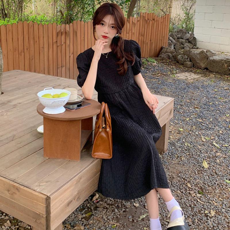 

Платье женское летнее 2025 года First Love кремово-белое длинное плиссированное во французском стиле M белый/кремовый