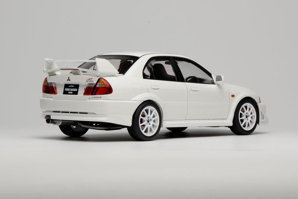 Freestyle MOTORHELIX Scale Mitsubishi Lancer Evolution VI GRS SCOTIA WHITE Finished Model M84305 1/18 T.M.E.