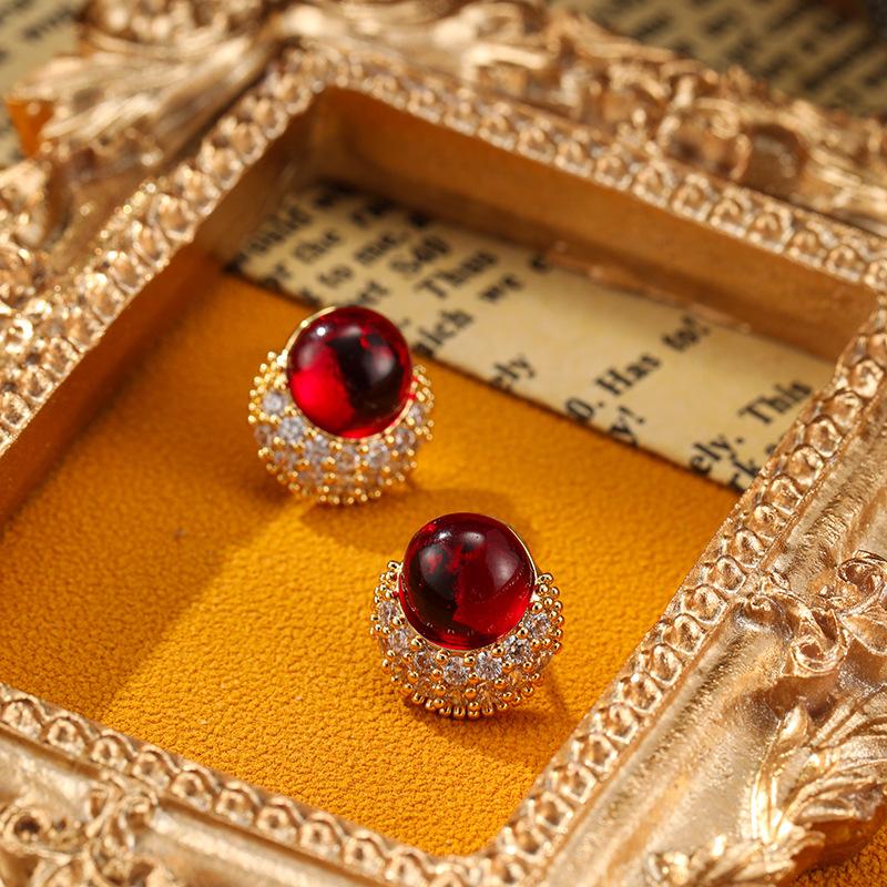 SUYU Spring Red New Earrings Minimalist Design Fashionable Women's Luxury Small Earrings Exquisite Accessories Earrings