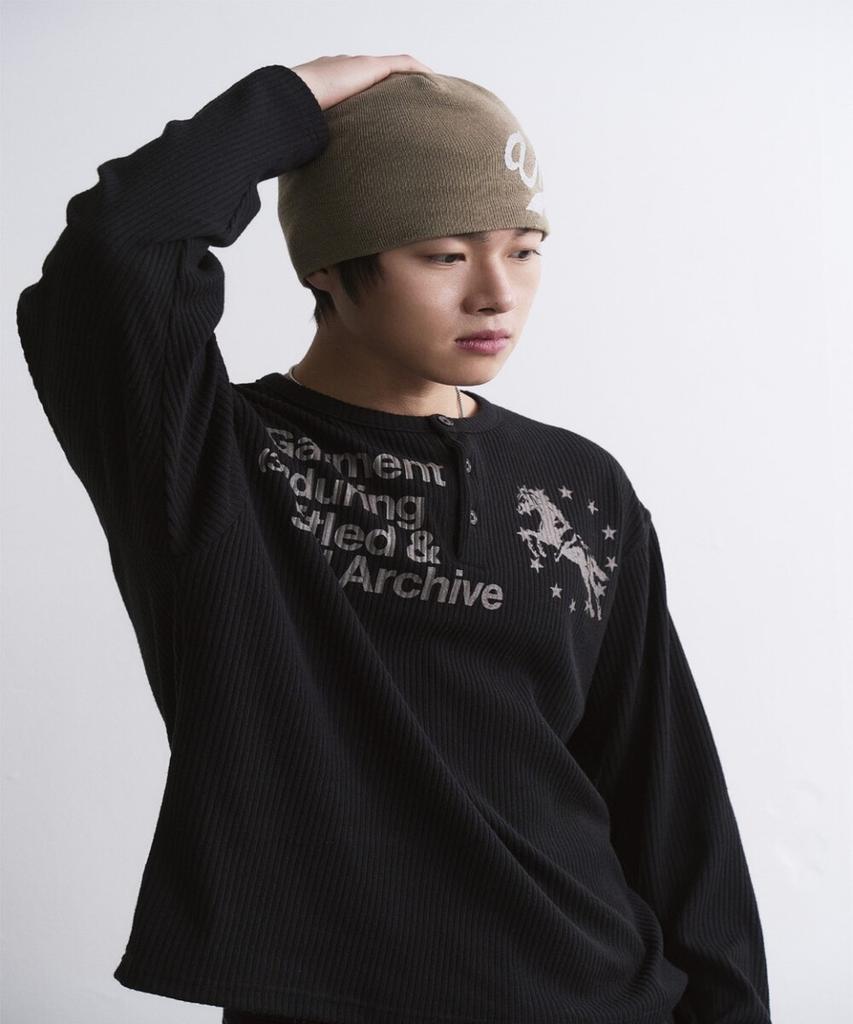 Eontaiteulseoul Unicorn Henley Neck Long Sleeve Black