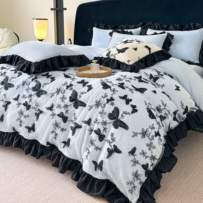 G5ZG5Z Korean Winter Velvet 4-Piece Set: Princess Style with Double-Sided Fleece and Lace Edging Quilt Cover.