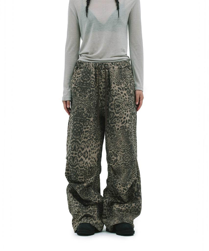 Depeugameoncheu Leopard Sweat Pants [Brown]