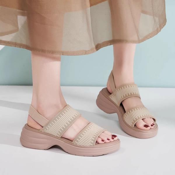 Fashion Comfort Shoes for Women 2025 Summer Clogs With Heel Female Sandal Anti-Skid Soft Thick Girls Beach New Wedge Outside Slides