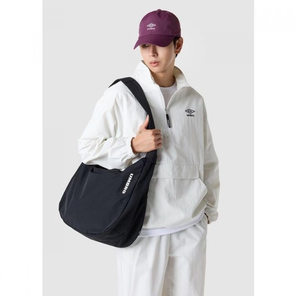 Umbro Unisex 2way Big Bag Uq423cbgo4blk blacks/FREE