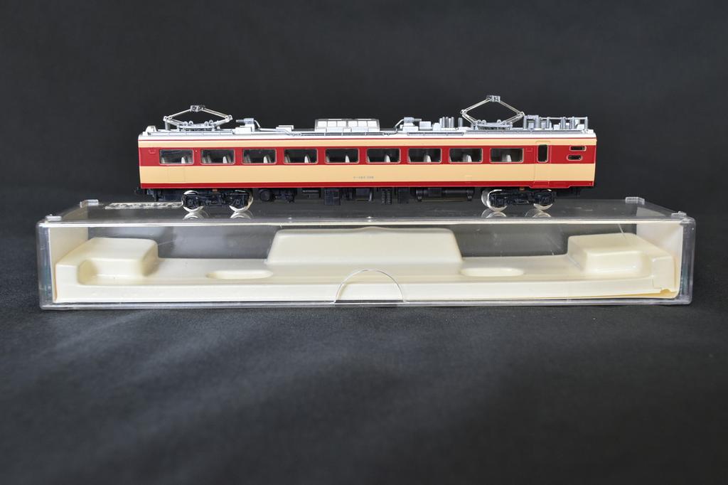 KATO 433 Moha 484 Red and Cream N Gauge / N Scale Model Train Car from Japan