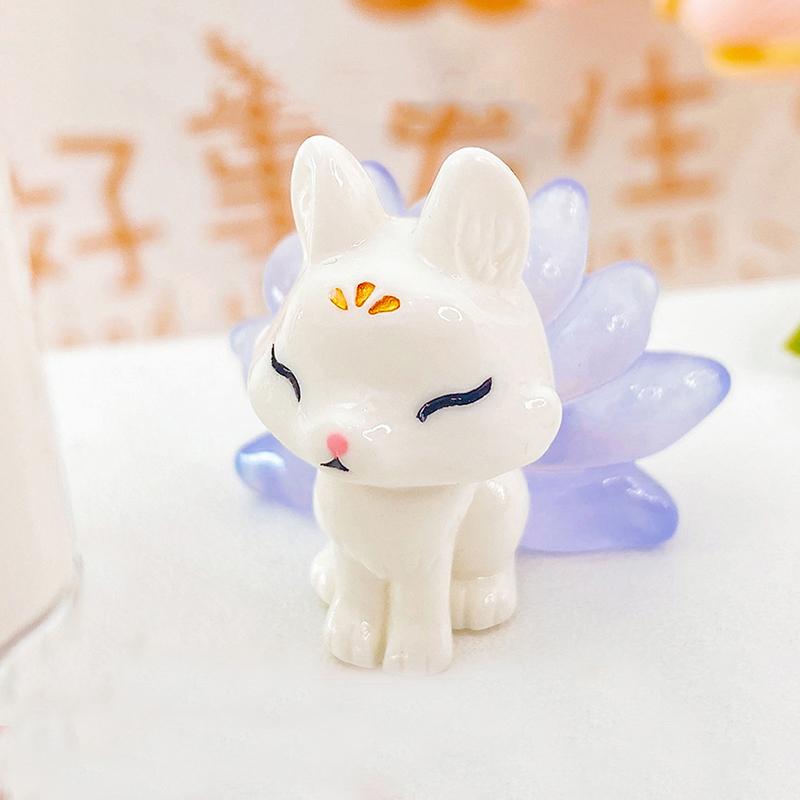 

1 шт. Милая мини-люминесцентная смоляная девятихвостая лиса, украшение, светящаяся в темноте, миниатюрные фигурки, лиса, микропейзаж, кукольный домик, декор синий