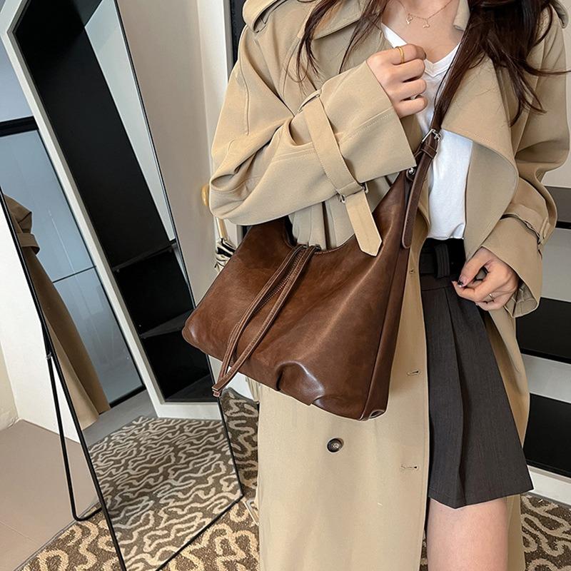 Tote Bag New Women's Bag Autumn and Winter Fashion Shoulder Underarm Bag Large Capacity Commuter Messenger Bag