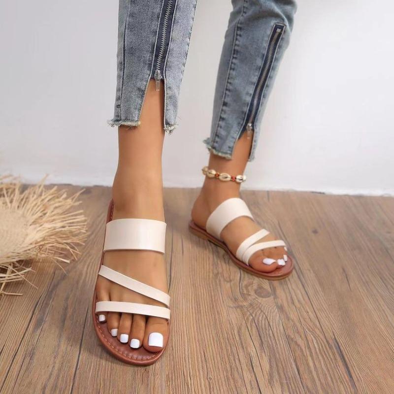 2026 Summer Flat Heel Sandals for Women Casual Plus Size Beach Slippers