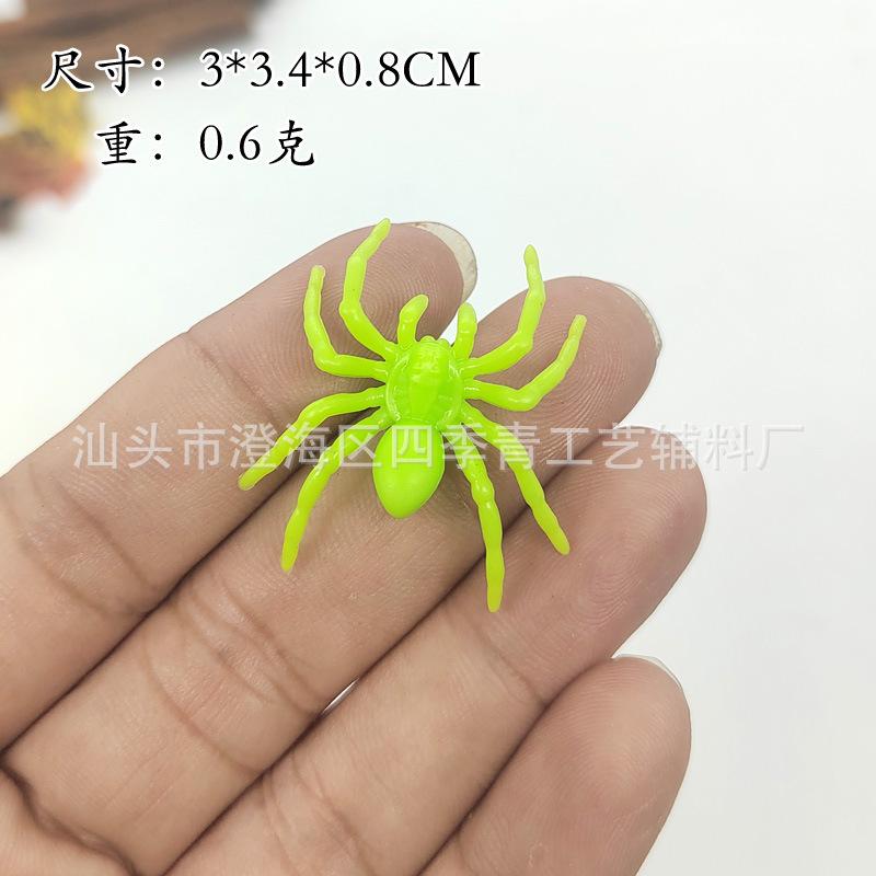 Fake Spiders Can Be Mixed with Halloween Layout Props Mini Little Spiders Trick Simulation Spoof
