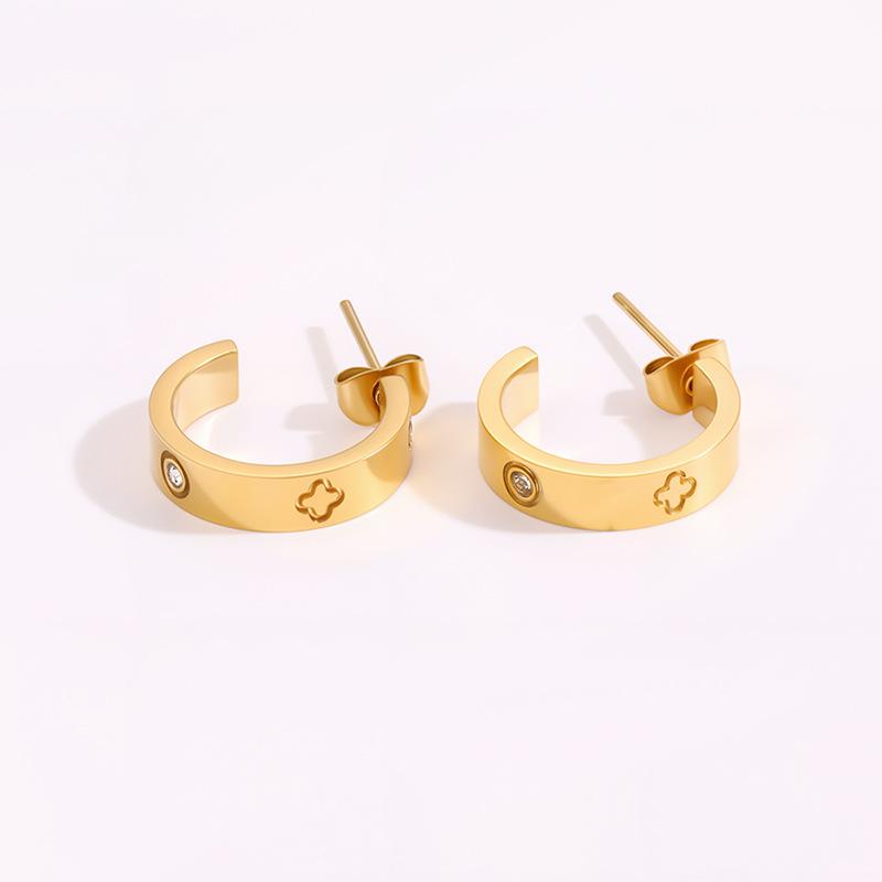 Titanium Steel Stud Earrings - Curved Four-leaf Clover Heart-shaped Diamond-studded Earrings for Women, Fashionable and Versatile Ear Studs.