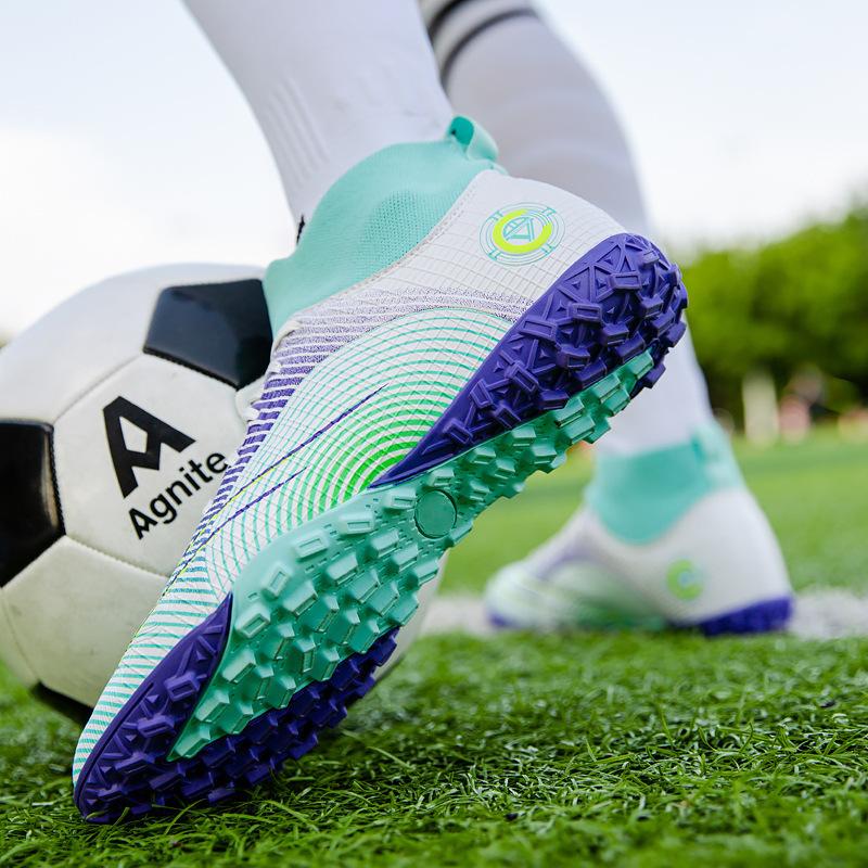 Football Shoes Men's Soles Spikes Broken Rubber Girls Color Scheme One Piece Jelly High Top Retail Football 2025